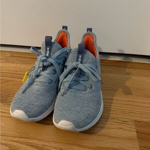 Adidas cloud foam shoes